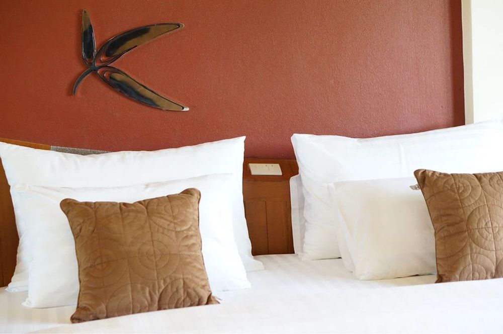 Country Lakeview Hotel 3