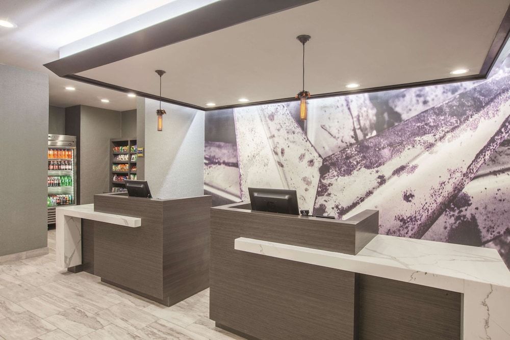 La Quinta Inn & Suites by Wyndham Kingsville 3