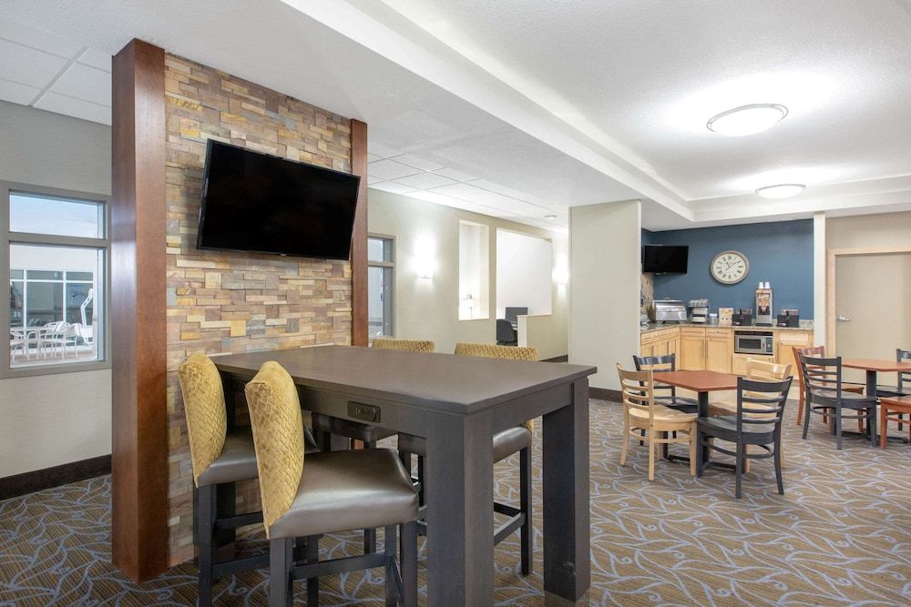 AmericInn by Wyndham Humboldt 3