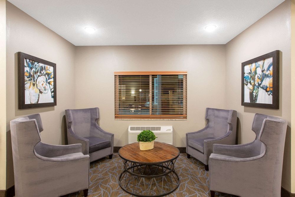 AmericInn by Wyndham Humboldt 2