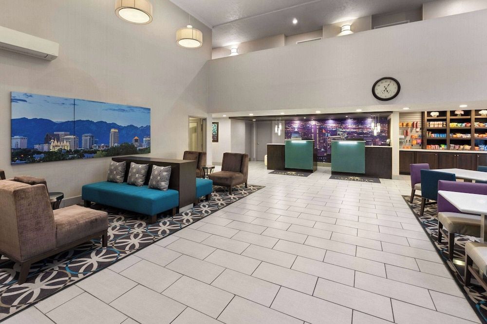 La Quinta Inn & Suites by Wyndham North Orem 3