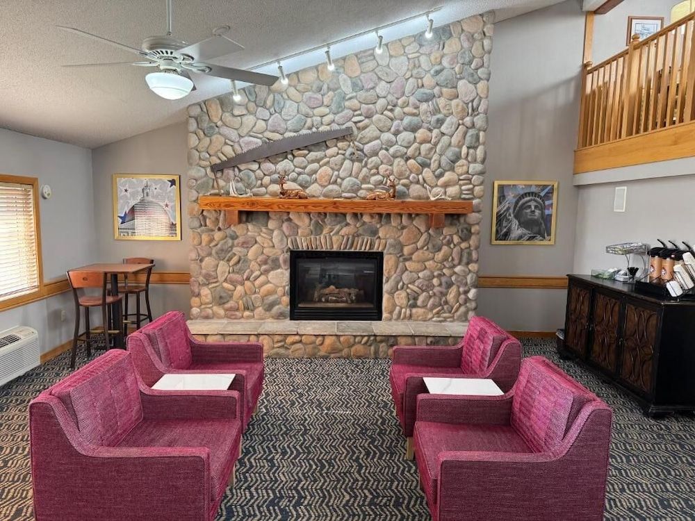 AmericInn by Wyndham Stillwater 2