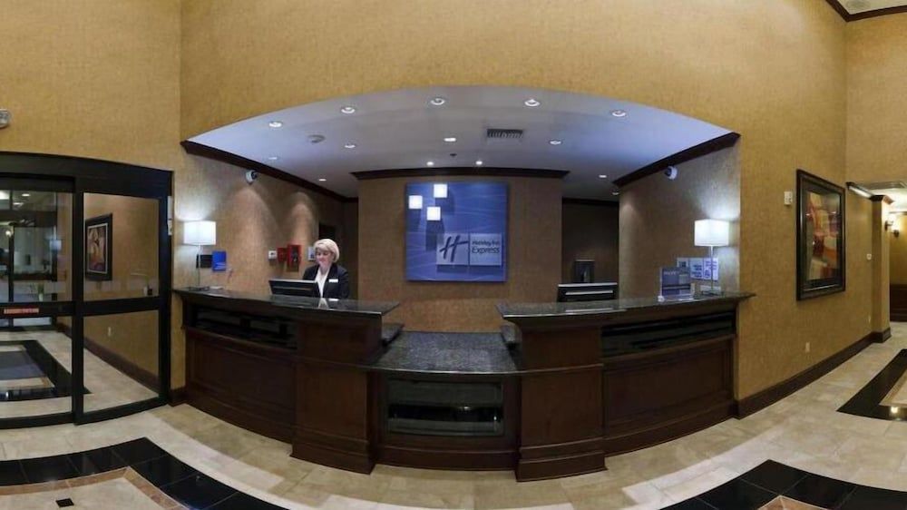 Holiday Inn Express Hotel & Suites POTEAU by IHG 2