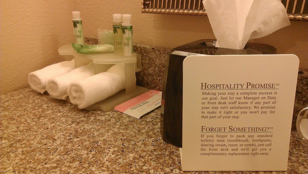 Holiday Inn Express & Suites Marshall by IHG 3