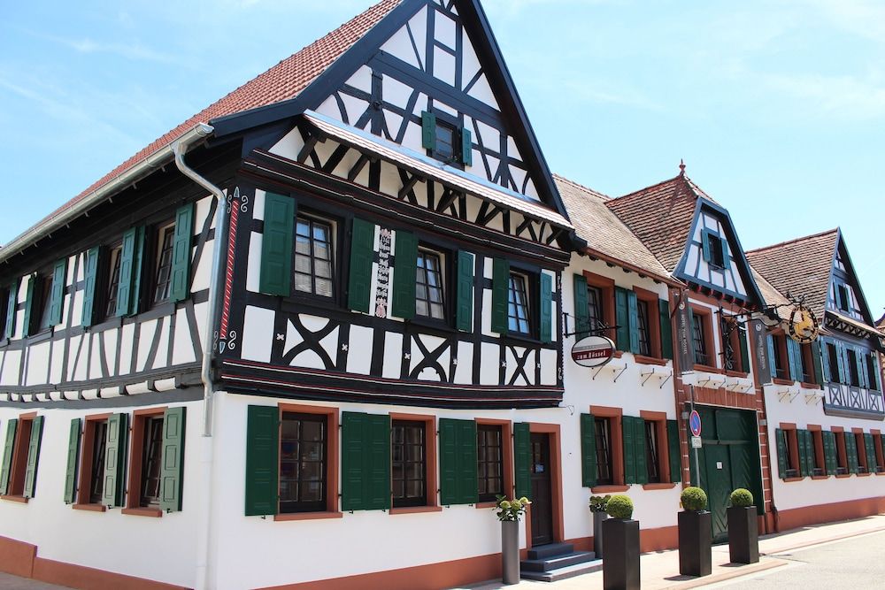 Hotel zum Rössel -1 estrellas en Kandel