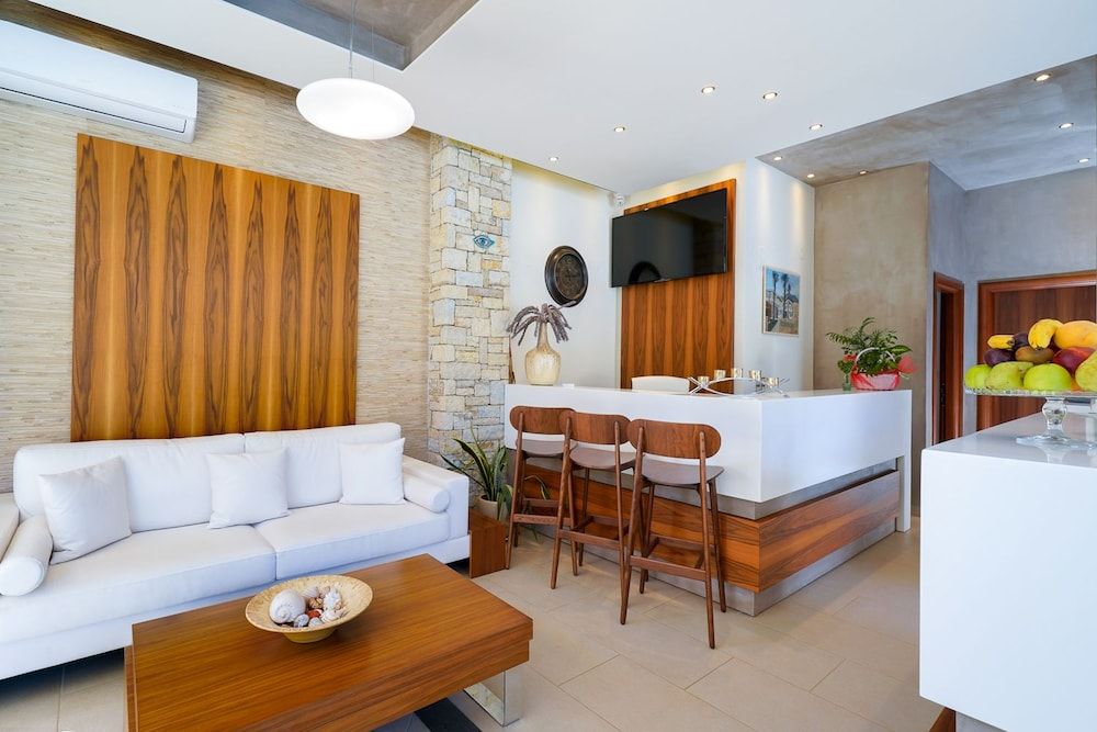 Lobelia Luxury Suites 3