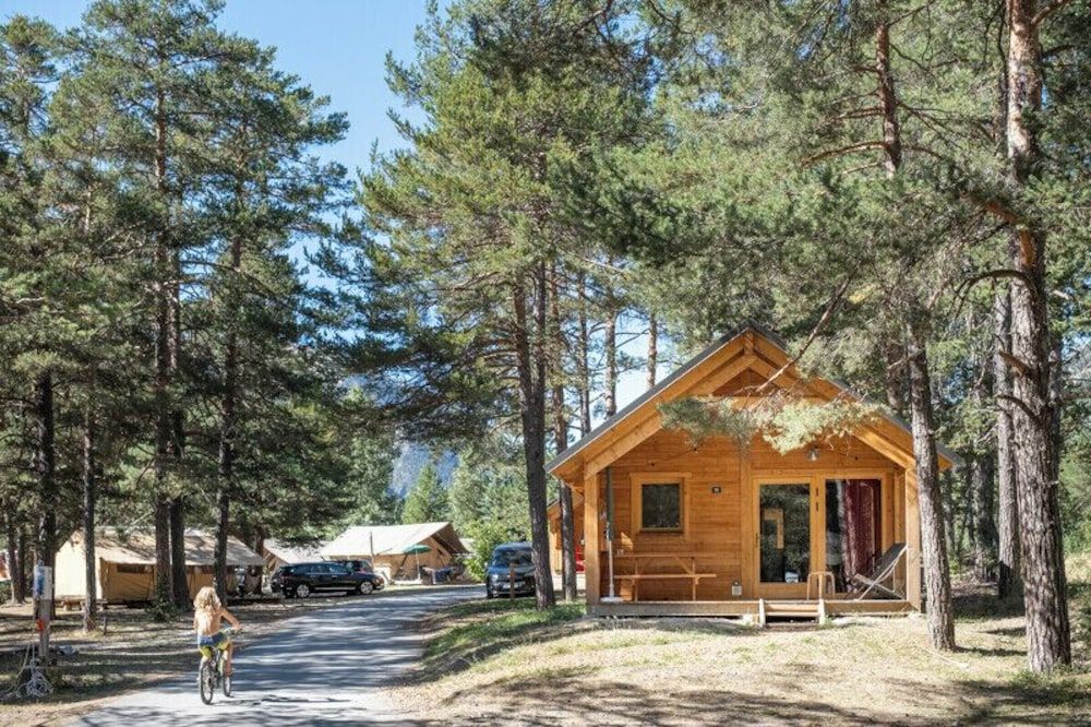 Huttopia La Clarée 3 estrellas en Val-des-Prés