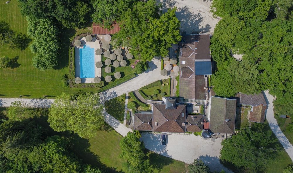 Château Des Ayes 3 estrellas en Saint-Étienne-de-Saint-Geoirs