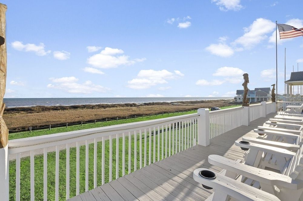 Shore Relaxin' 4 Bedroom Home by RedAwning -1 estrellas en Bolivar Peninsula