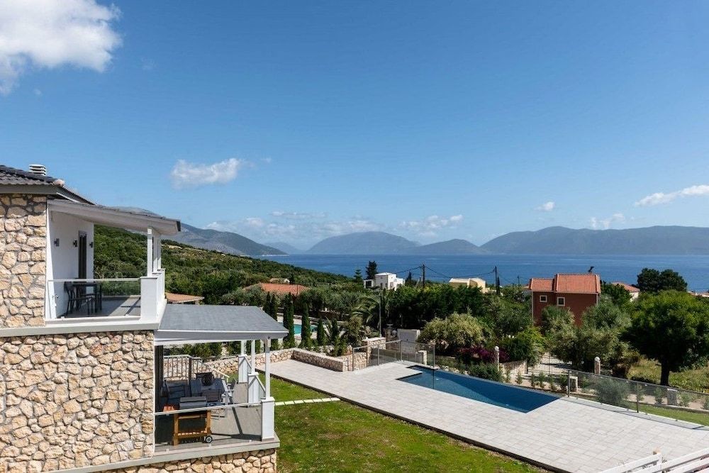 White Villas -1 estrellas en Karavomylos