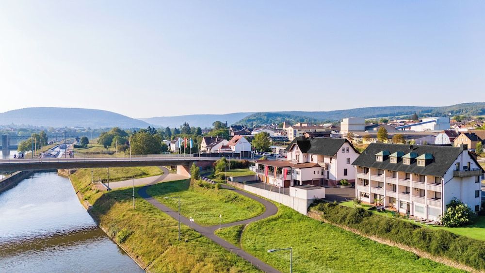 Straubs Schöne Aussicht 3 estrelas em Klingenberg am Main