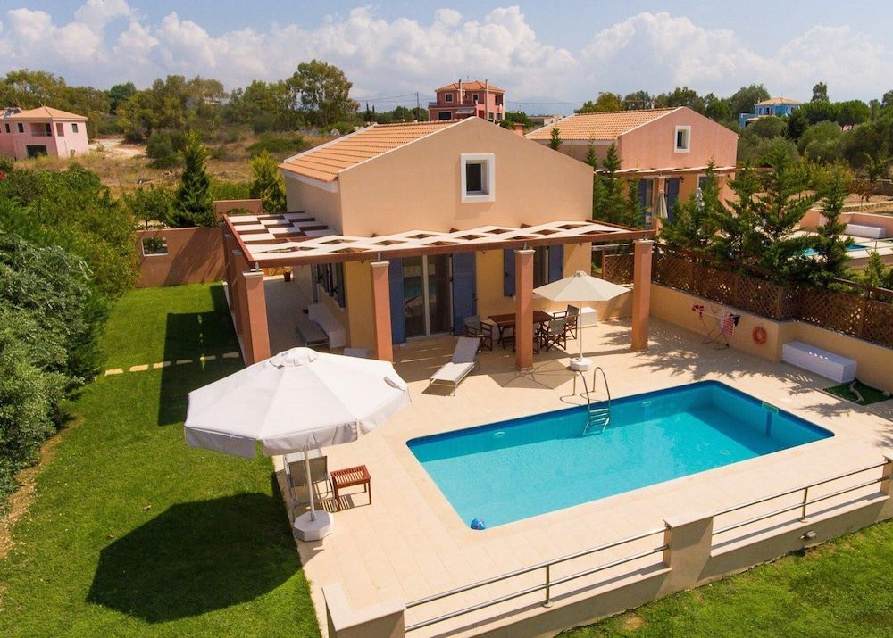 Nafsika Beach House Large Private Pool Walk to Beach Sea Views A C Wifi Car Not Required - 1880 -1 estrellas en Dhamoulianáta
