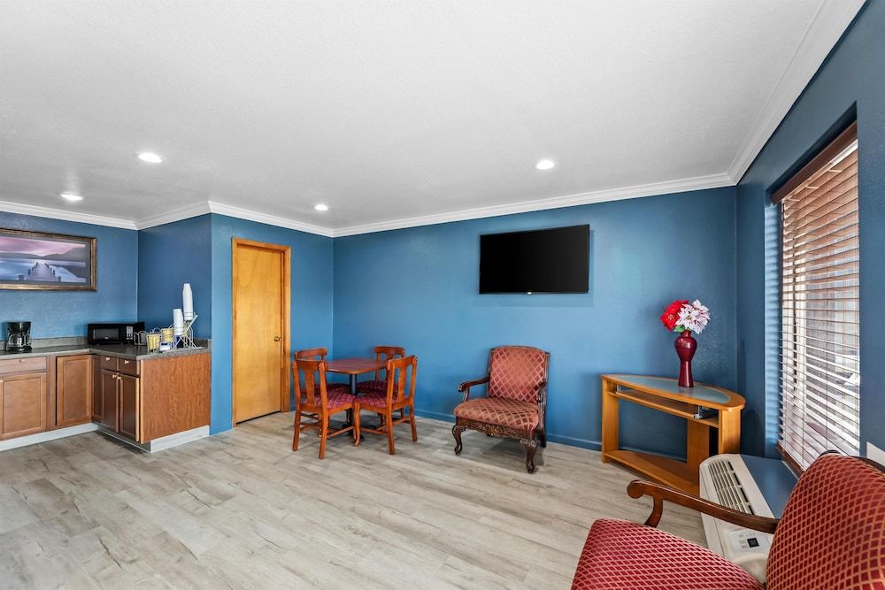 Americas Best Value Inn Indianola 2