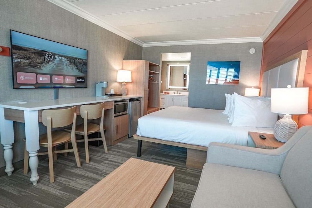 Spray Beach Oceanfront Hotel 3