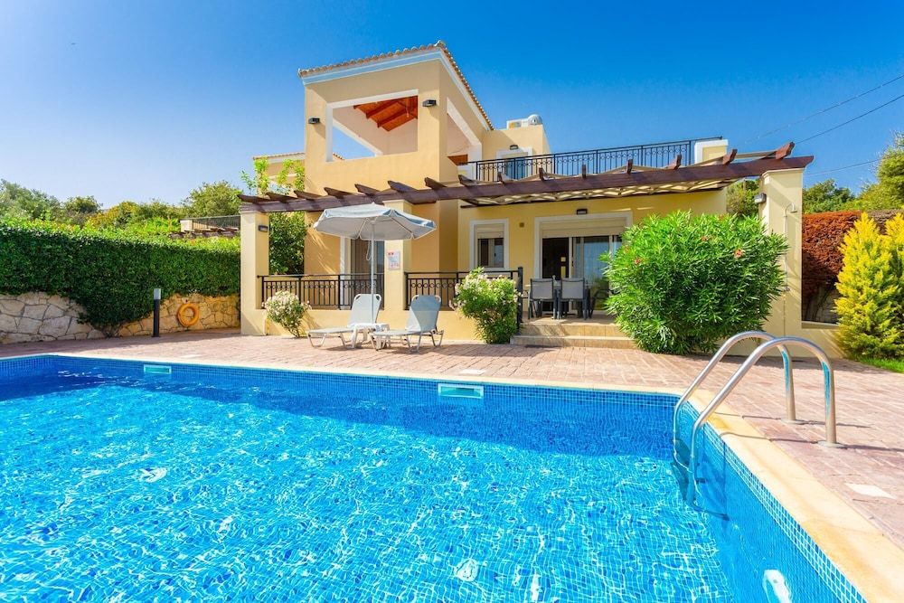 Villa Georgia Large Private Pool Walk to Beach A C Wifi Car Not Required - 1976 2