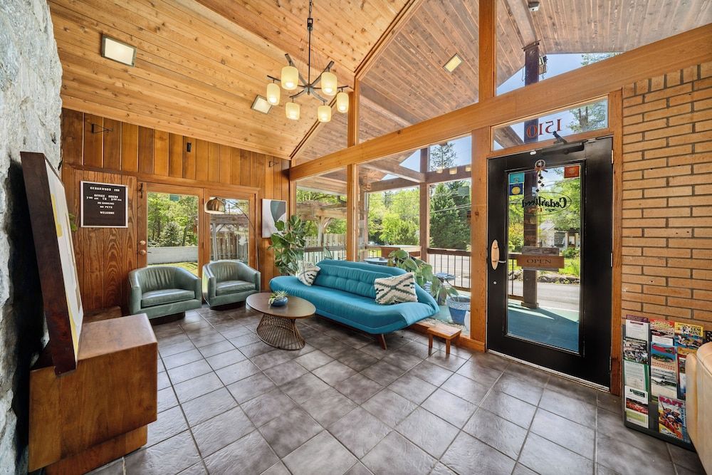 CedarWood Inn 2