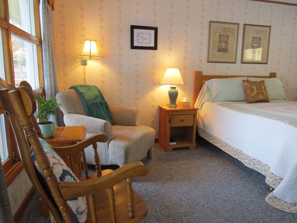 The Pines Country Inn 3