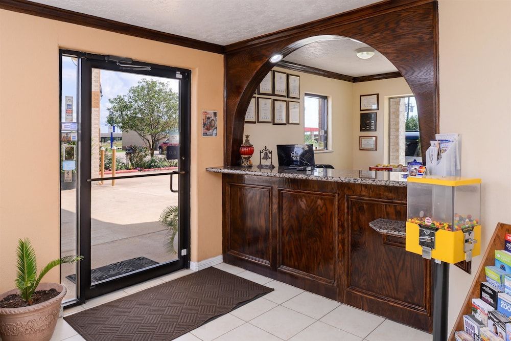 Americas Best Value Inn & Suites Waller Prairie View 2