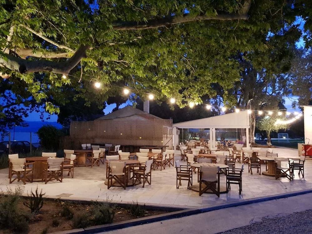 NISI Campsite -1 estrellas en Paralia Rachon