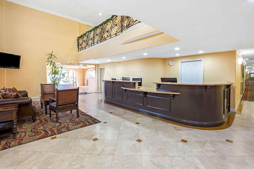La Quinta Inn & Suites by Wyndham Moreno Valley 3
