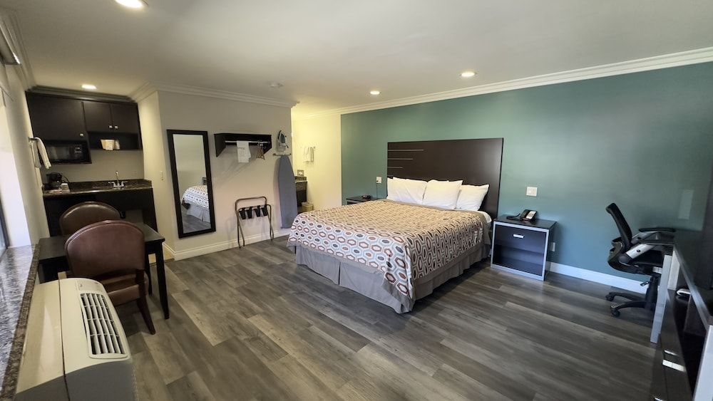 Garden Inn & Suites 3