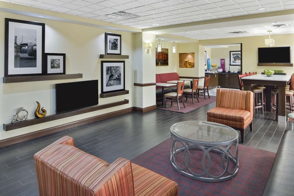 Hampton Inn Hinesville 2