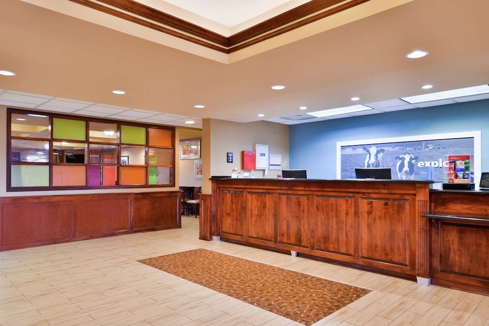 Hampton Inn Greensboro-East 3