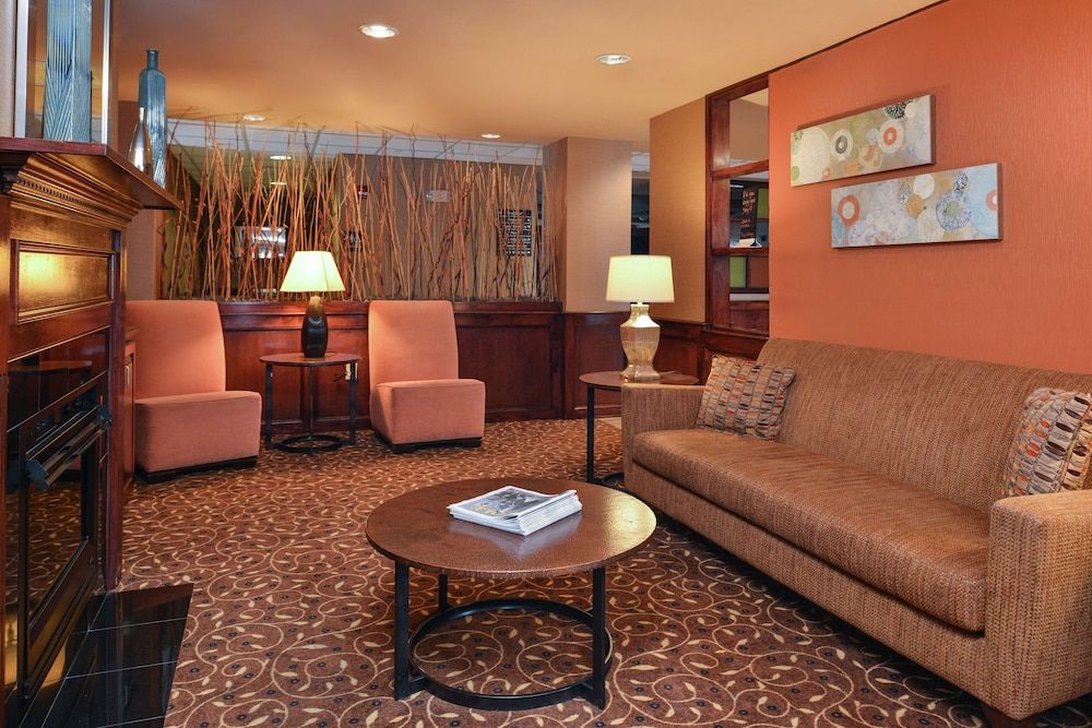 Hampton Inn Greensboro-East 2