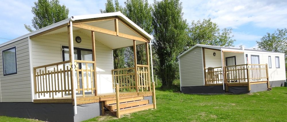 Camping les Tournesols 3 estrellas en Sillé-le-Guillaume