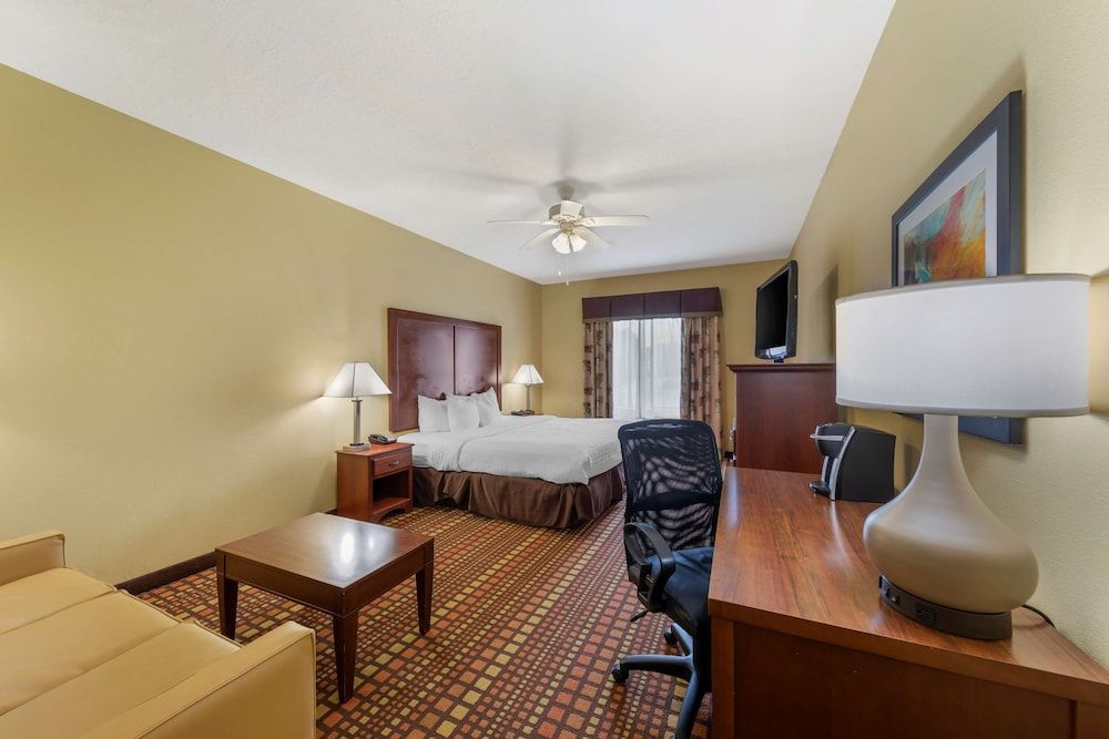 Best Western Plus Gadsden Hotel & Suites 3