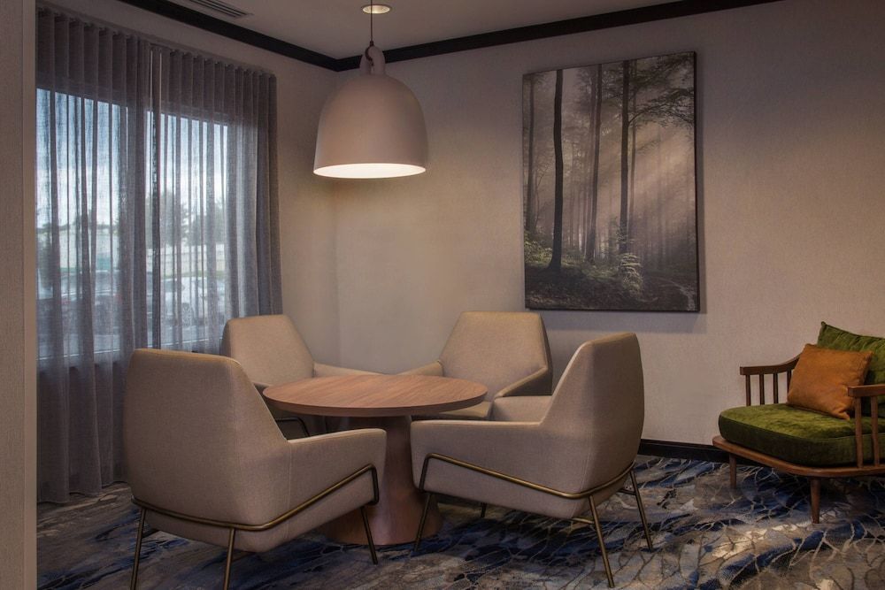 Fairfield Inn & Suites by Marriott Harrisonburg 2