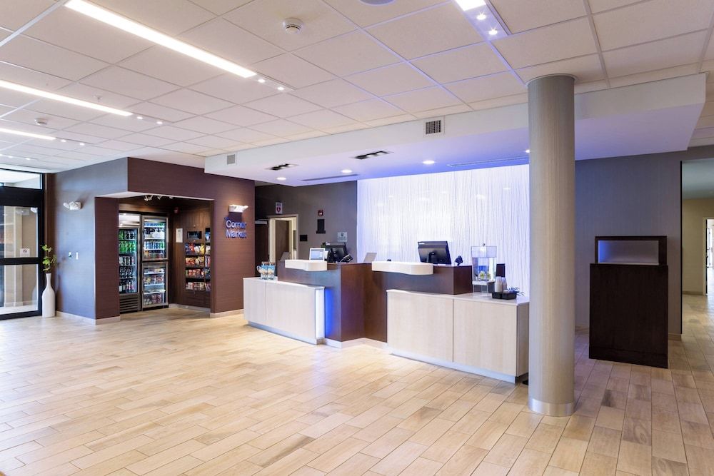 Fairfield Inn & Suites by Marriott Decorah 3