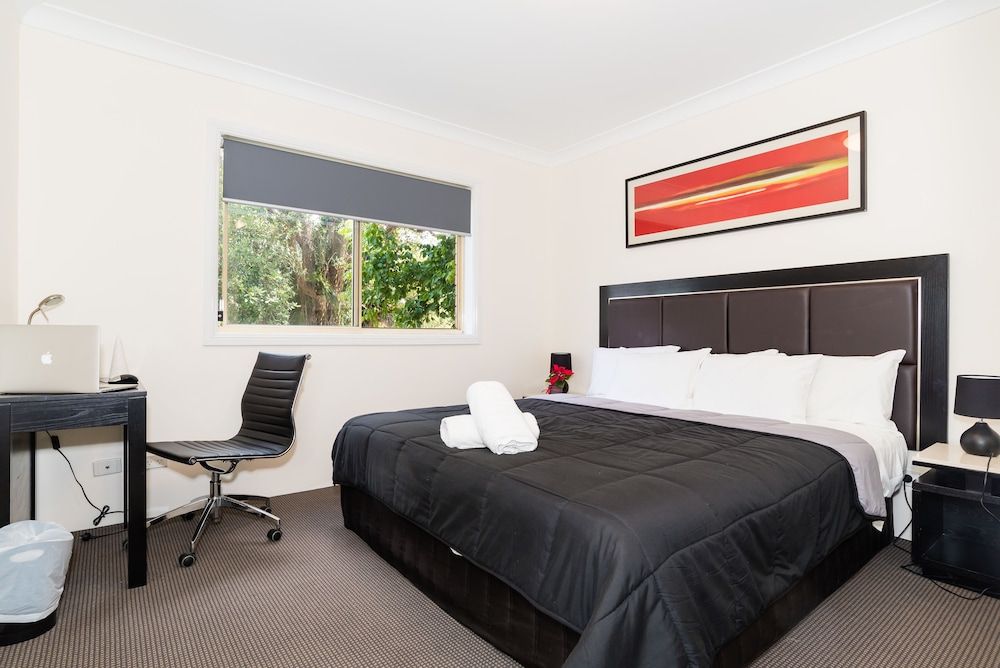 Eastwood Furnished Apartments 3