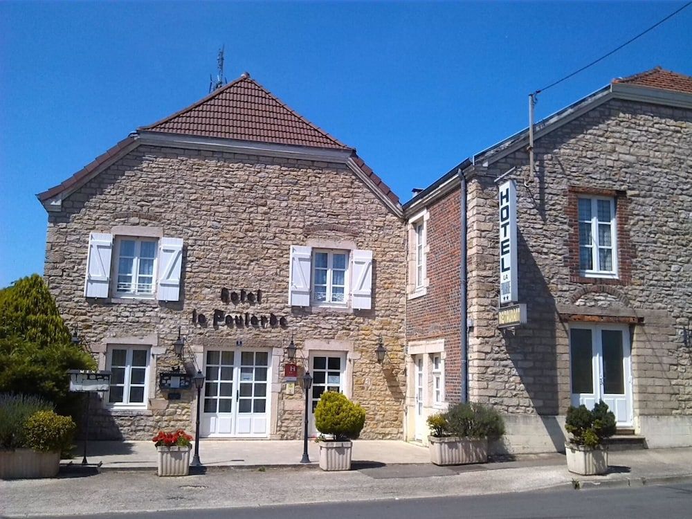 Hôtel la Poularde 3 estrellas en Louhans