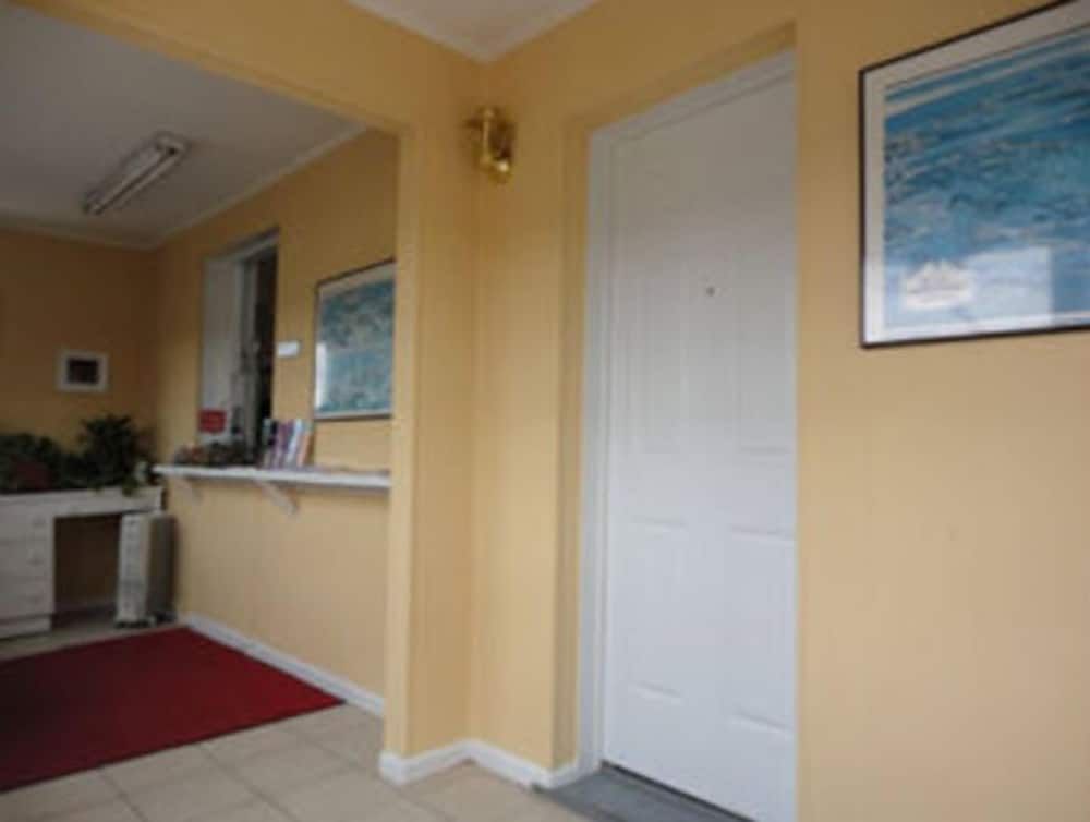 Royal Inn Motel 2
