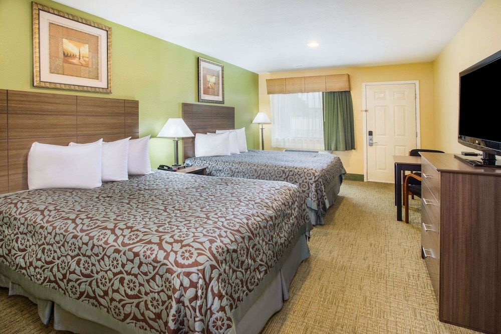Days Inn by Wyndham Abbeville 3