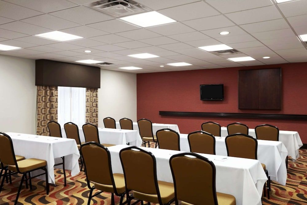 Hampton Inn & Suites Conroe - I-45 North 2