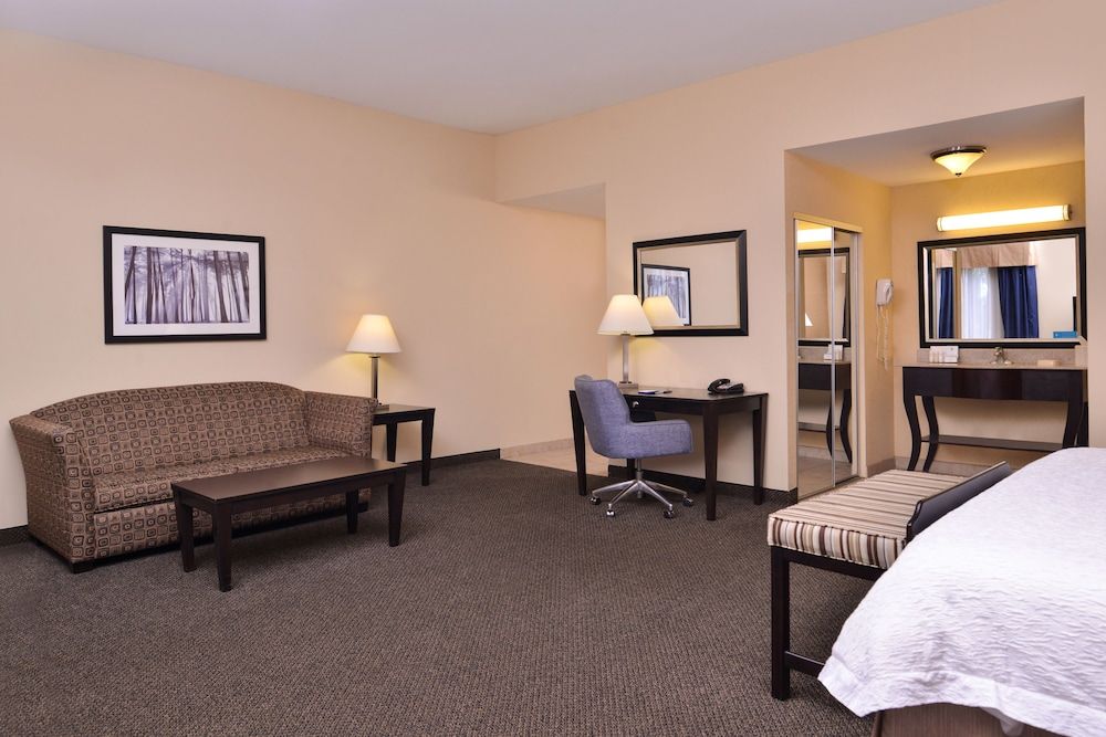 Hampton Inn & Suites Woodward 3