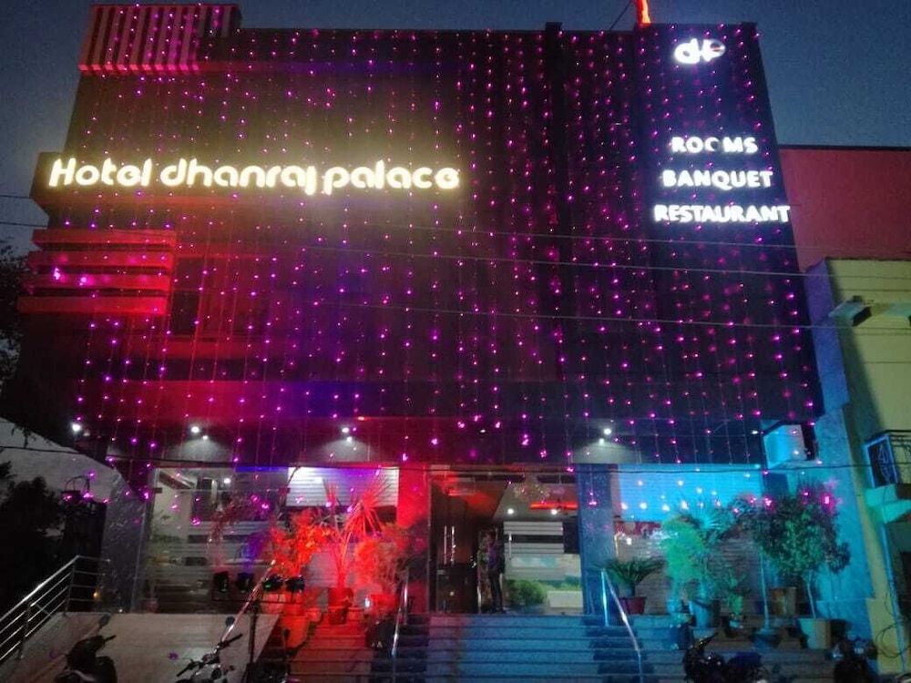 Hotel Dhanraj Palace 3 estrellas en Bharatpur