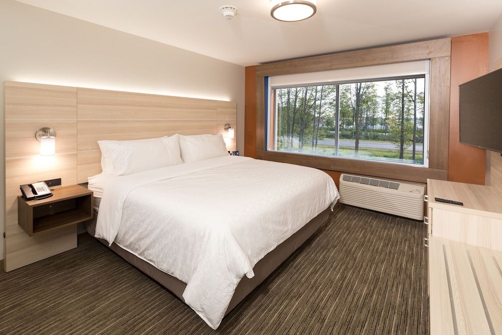 Holiday Inn Express & Suites Gaylord by IHG 2