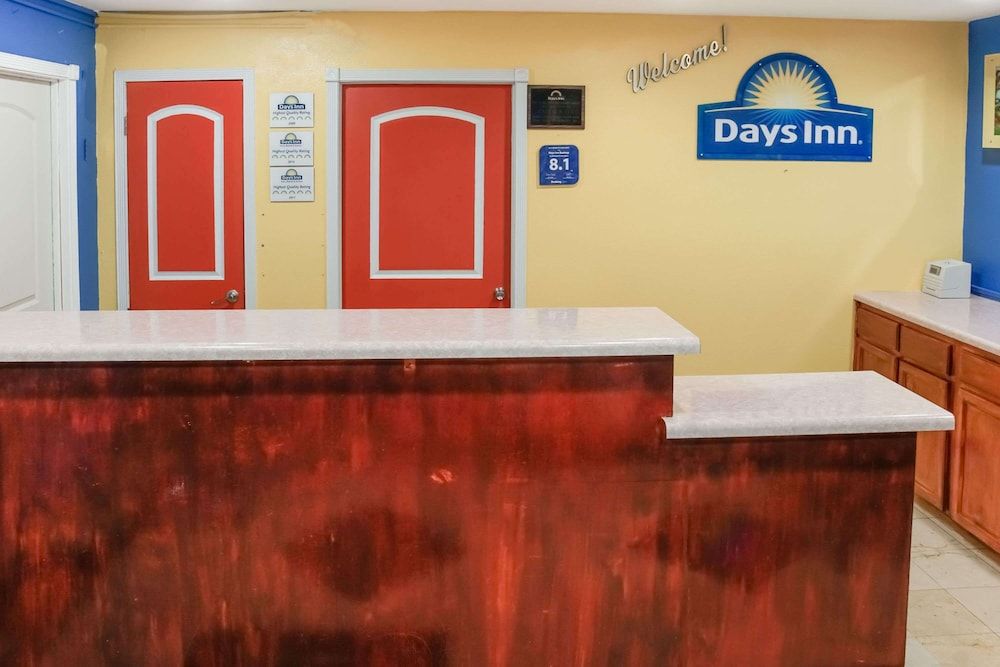 Days Inn by Wyndham Bastrop 3