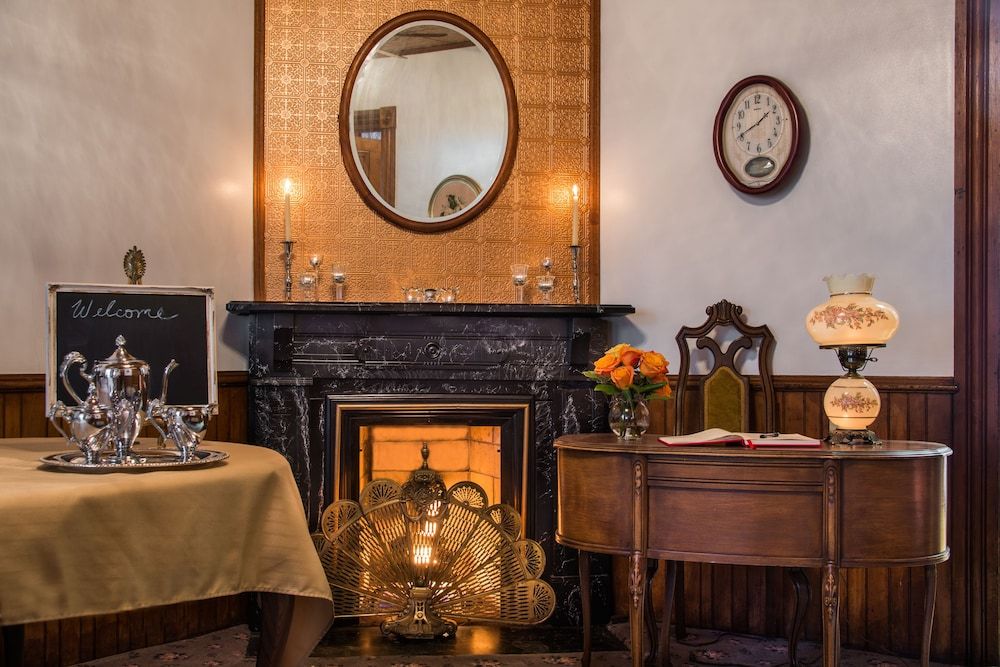 Sutherland House Victorian Bed & Breakfast 2