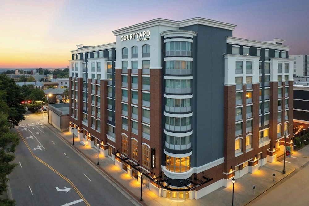 Courtyard by Marriott Athens Downtown 3 estrellas en Athens