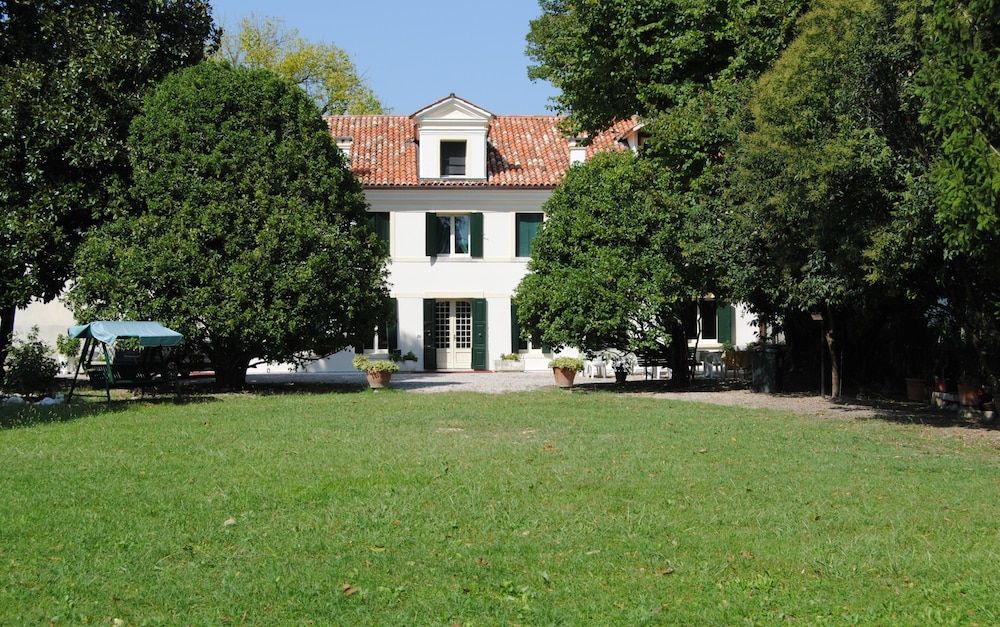 Ca' Settecento Residenza d'Epoca -1 estrellas en Pasiano di Pordenone