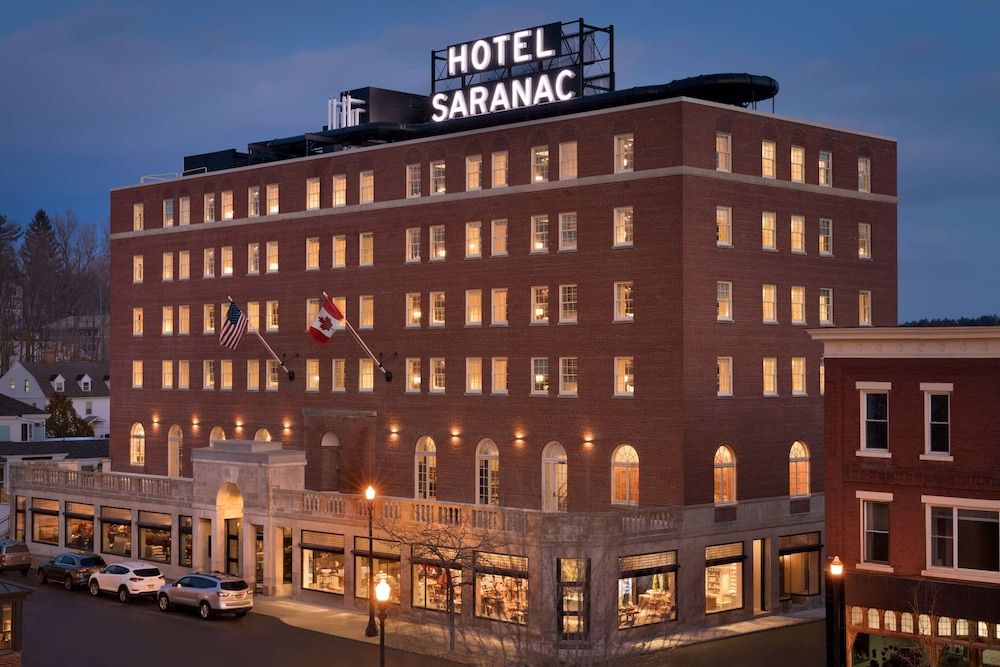 Hotel Saranac Curio Collection By Hilton -1 estrelas em Saranac Lake