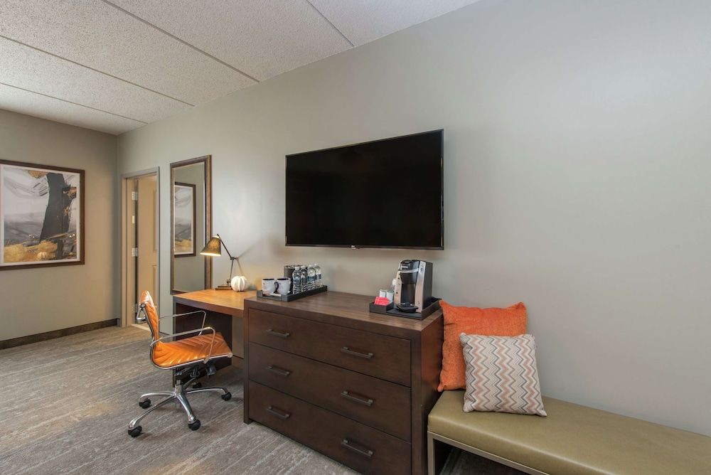 Hotel Saranac Curio Collection By Hilton 3