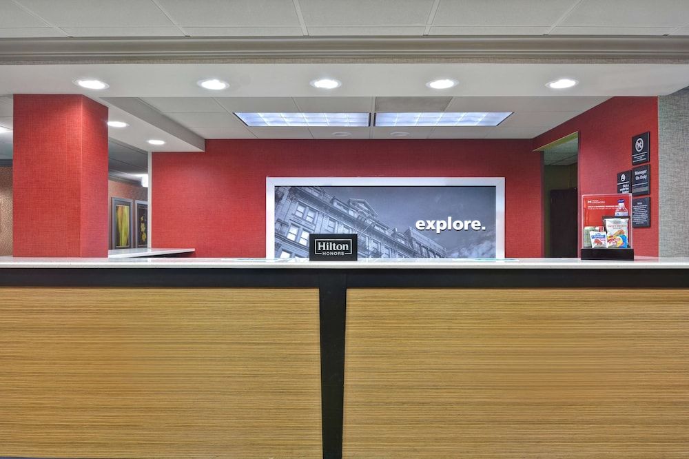 Hampton Inn Greenwood 3