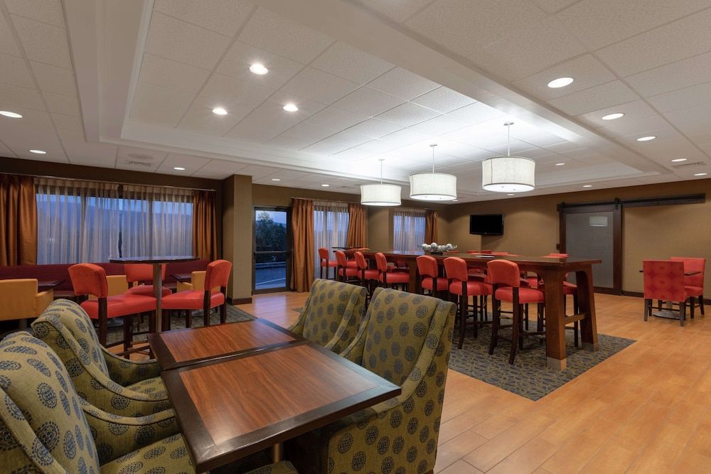 Hampton Inn Bedford 3