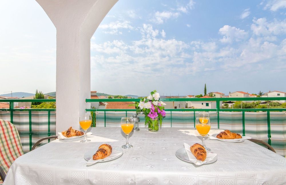Apartments Zoric -1 estrellas en Zečevo