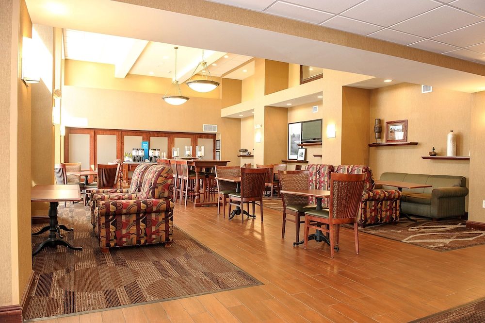 Hampton Inn & Suites Brookings 2